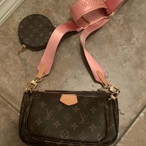 Louis Vuitton
Multi Pochette Accessoires Monogram Canvas